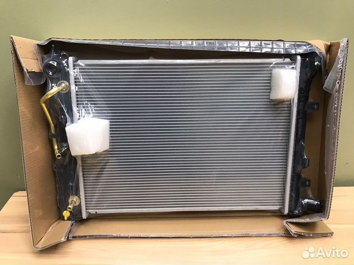 Радиатор охлаждения hyundai solaris 2 АКПП