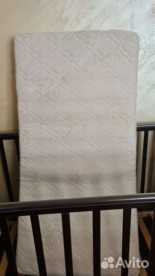 Детская кроватка с маятником Лель