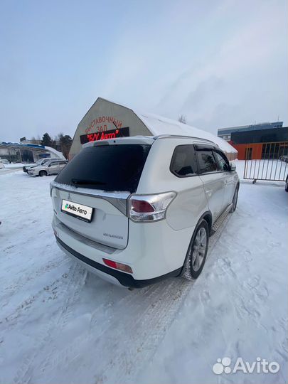 Mitsubishi Outlander 2.0 CVT, 2014, 173 138 км