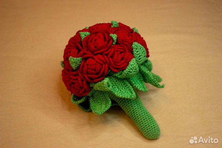 Вязаный букет цветов ручной работы