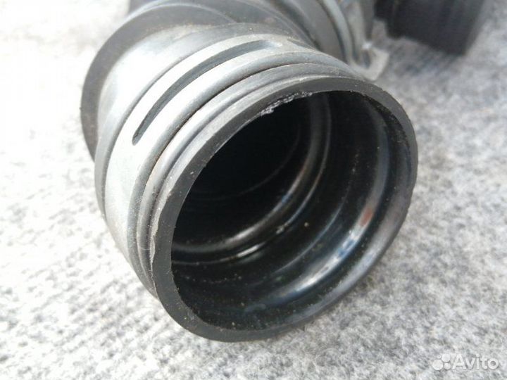 Патрубок воздушного фильтра Volkswagen Golf BLG