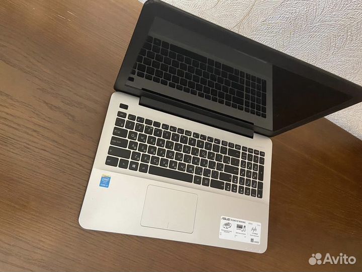 Ноутбук asus X555l