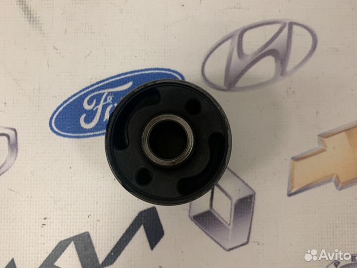 Сайлентблок задней продольной тяги Kia Spectra