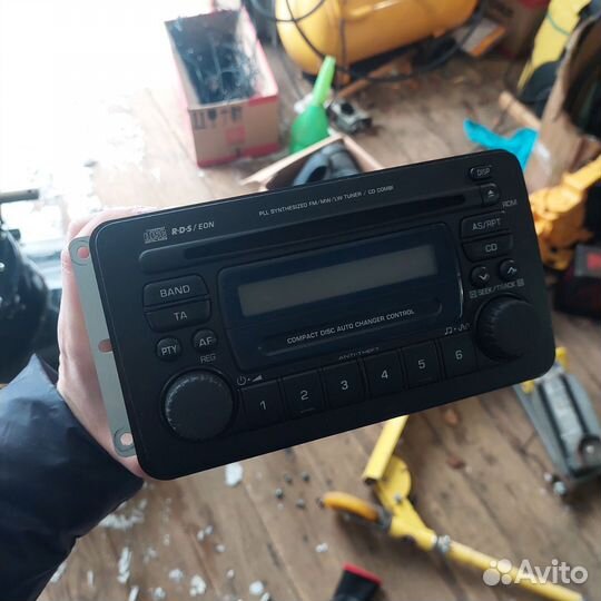 Магнитола clarion