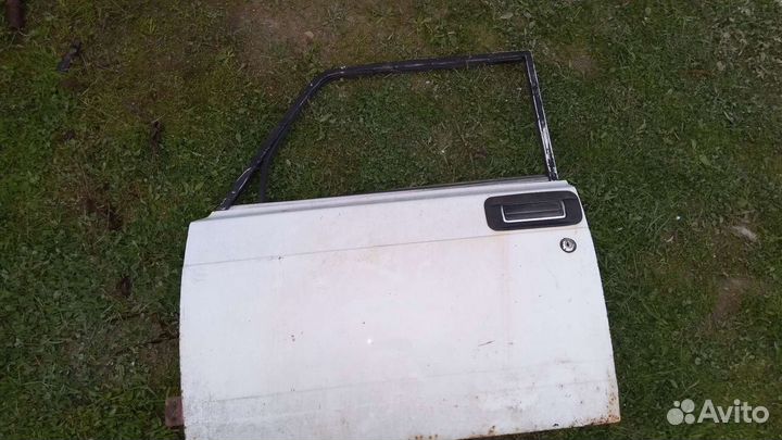 Передняя левая дверь ваз 2107