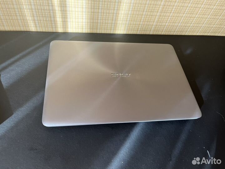 Ноутбук asus