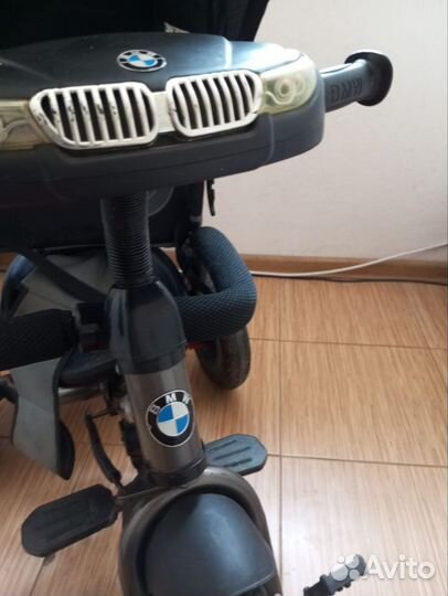 Детский велосипед с ручкой