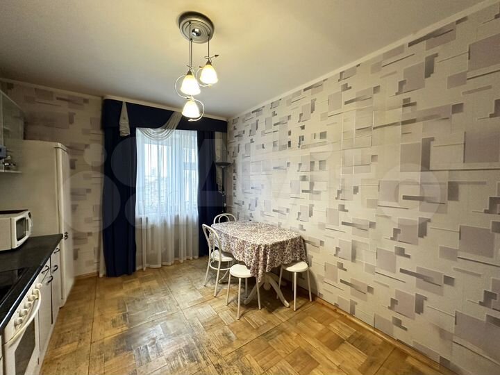 3-к. квартира, 93,7 м², 8/10 эт.