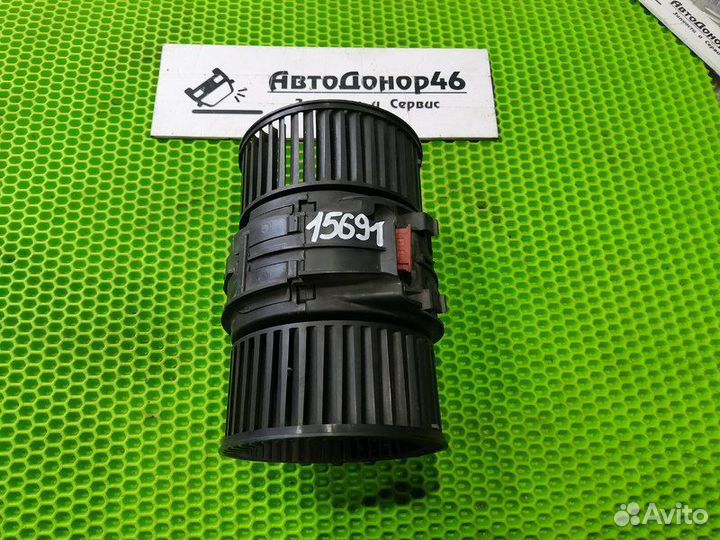 Моторчик отопителя Renault Megane 3