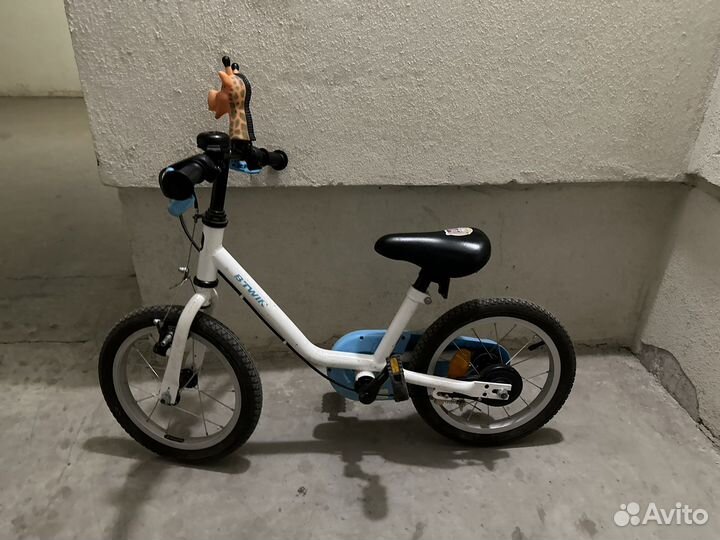 Btwin 14. Детский велосипед с боковыми колесами