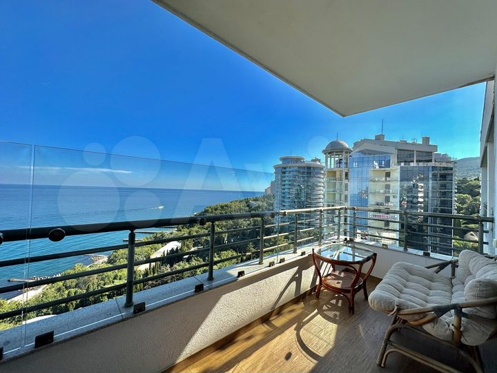 3-к. квартира, 135 м², 14/14 эт.