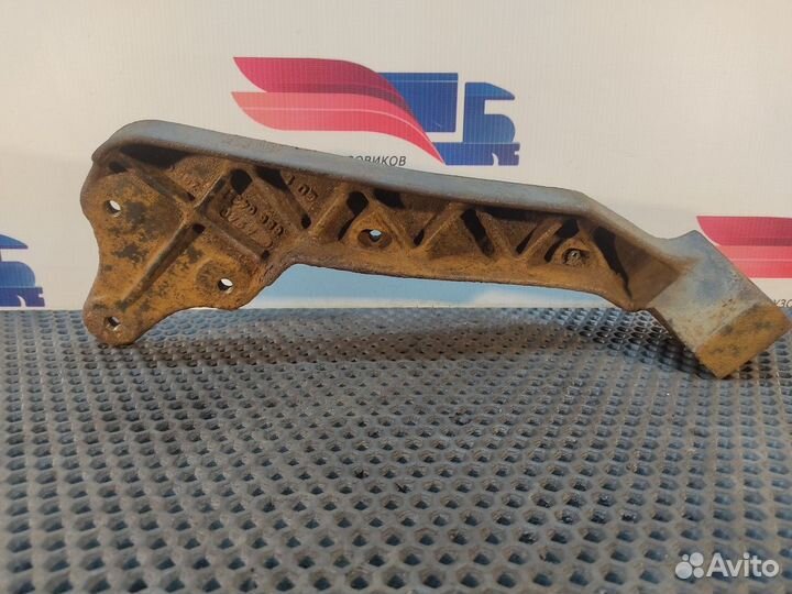 9406660431 Кронштейн подножки левый