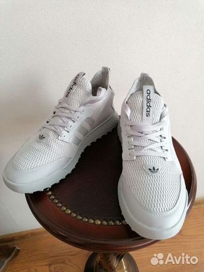 Кроссовки мужские 42 размер новые