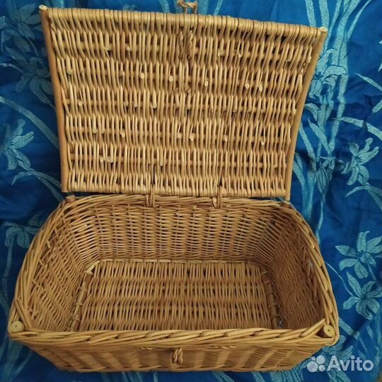 Посуда и сундучок плетеные