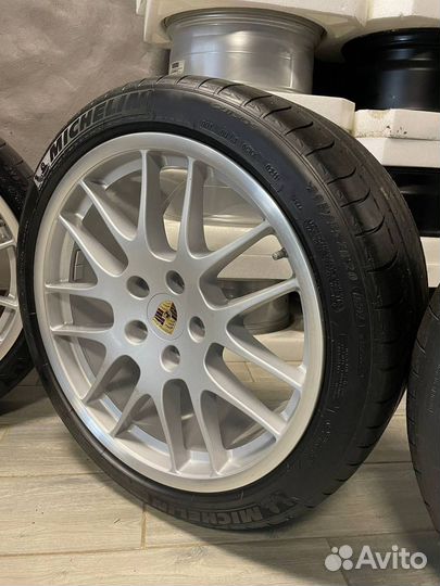 Porsche panamera RS Spyder Design R 20