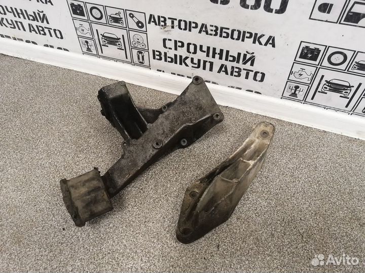 Кронштейн для VW Transporter T2, T3