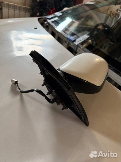 Переднее правое зеркало тойота королла седан E120