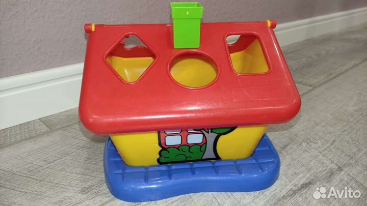 Развивающие игрушки, сортеры и стучалка