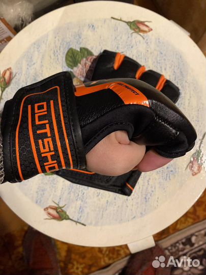 Перчатки для смешанных единоборств