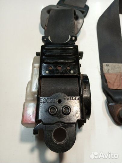 Ремень безопасности передний левый Toyota Carina E