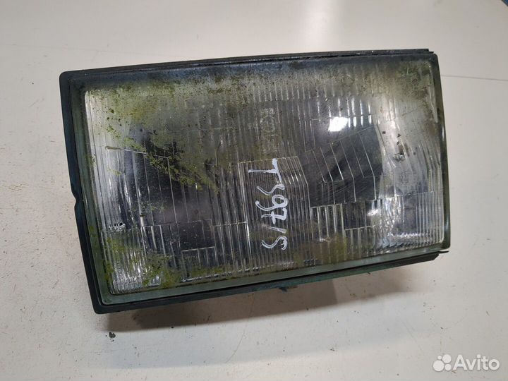 Фара (передняя) Isuzu Trooper, 1993