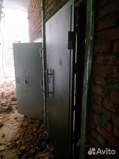 Дверь сейфовая