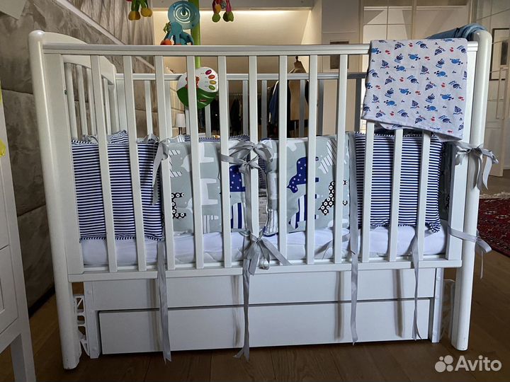 Детская кроватка гандылян, на маятниковом механизм