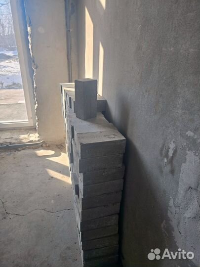 Кирпич бетонный