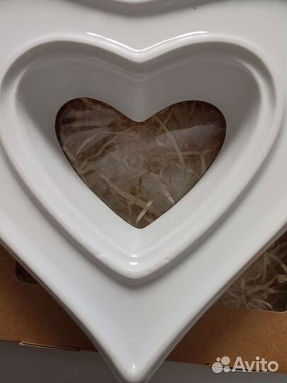 Керамическая тарелка в виде сердца