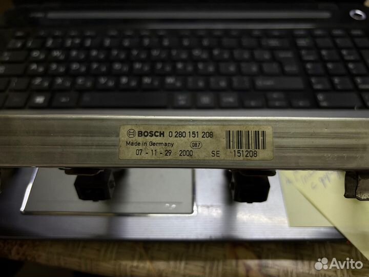 Рейка топливная (рампа) в сборе с форсунками bosch