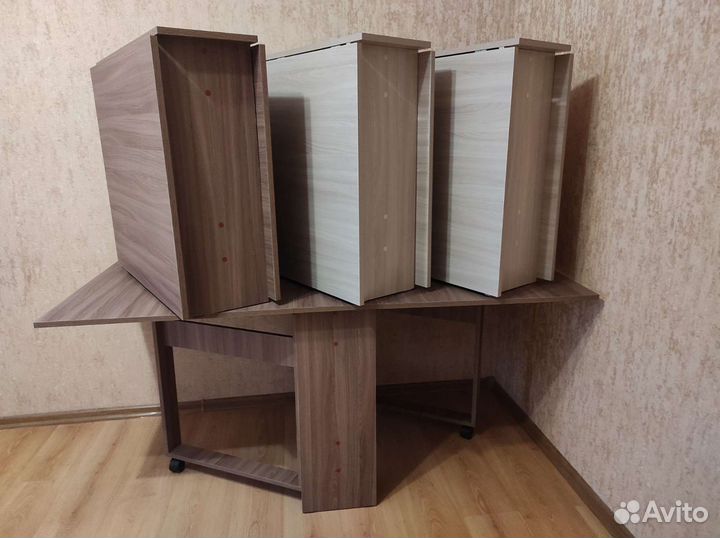 Стол книжка