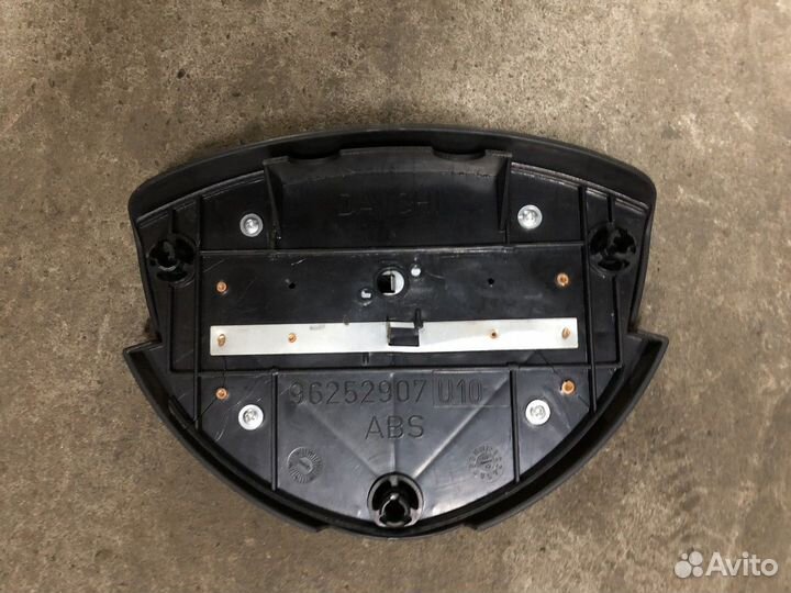 Заглушка в рулевое колесо (В руль) (Daewoo Nexia)