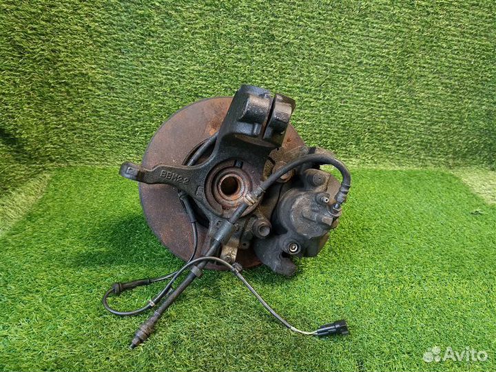 Ступица передняя левая Mazda Premacy cwefw LF