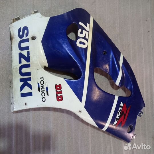 Пластик боковой правый Suzuki gsxr 750 96-99