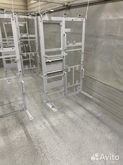 Окрашивание металлических и деревянных изделий