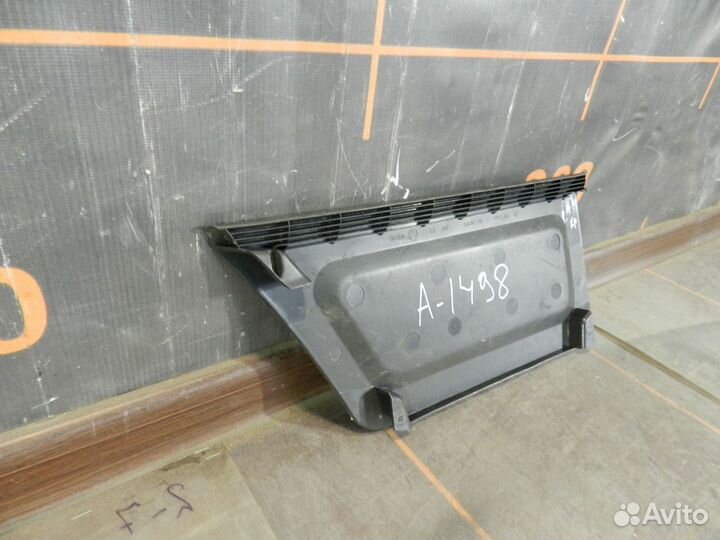 Крышка багажного отделения левая -Skoda Rapid