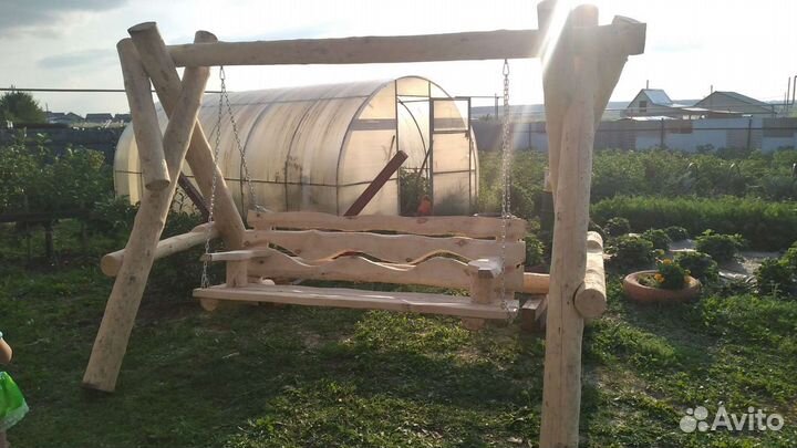 Садовые качели из дерева