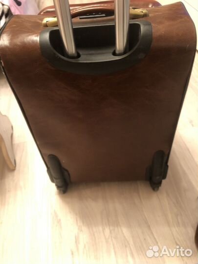 Чемодан на колесах