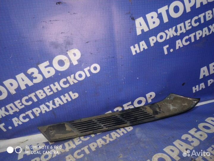 Накладка задней стойки Газ Волга 3110 седан 406