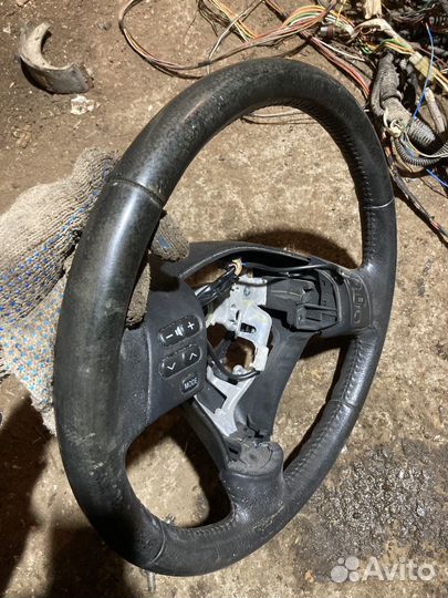 Руль с кнопками toyota corolla verso