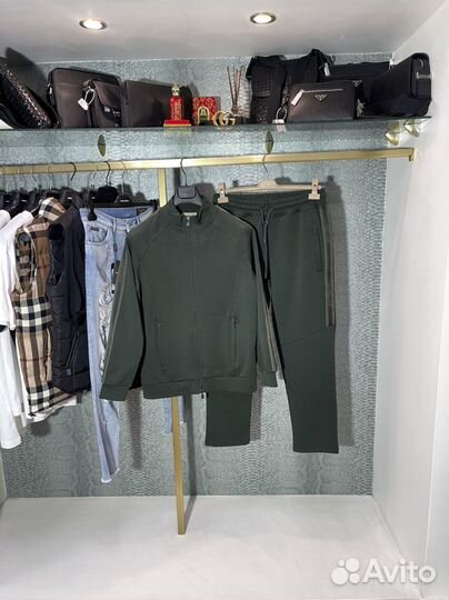 Corneliani спортивный костюм цвета хаки