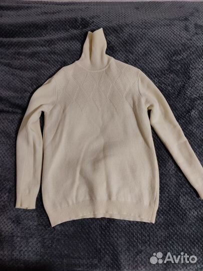 Свитер из натуральной шерсти бежевый