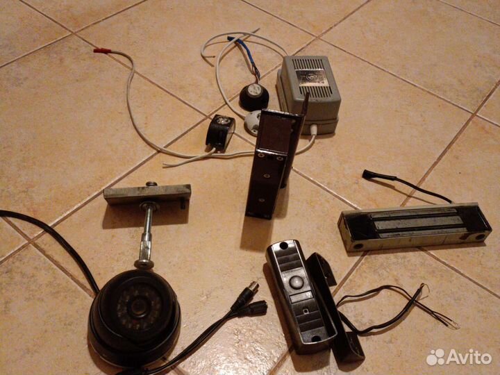 Вызывная панель Falcon Eye AVP-505U