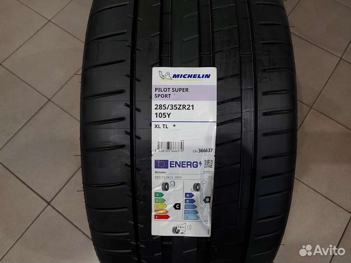 Michelin Pilot Super Sport 285/35 R21 и 325/30 R21
