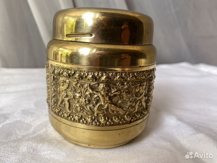 Старинная табачница сигаретница Германия латунь