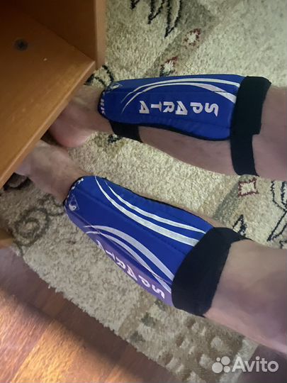 Футбольные щитки