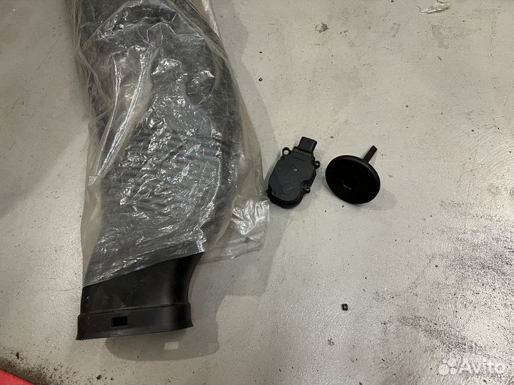 Комплектом BMW F10 530xD 2012