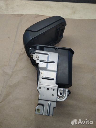 Подлокотник Chevrolet Cruz F18D4 2010