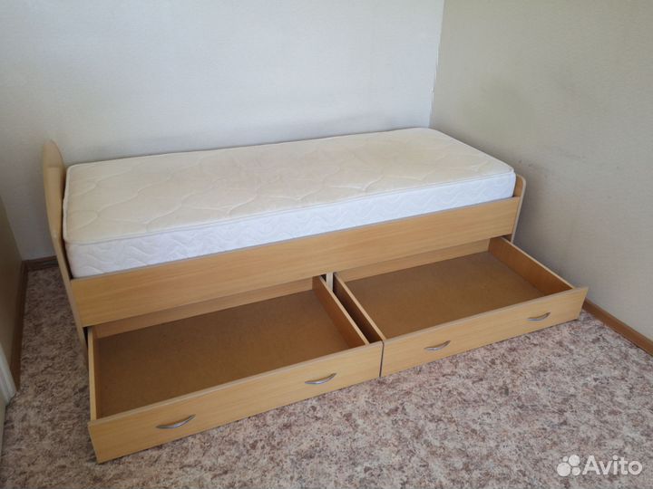 Продам кровать 80х200