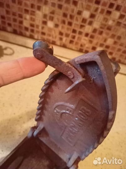 Старинный утюг